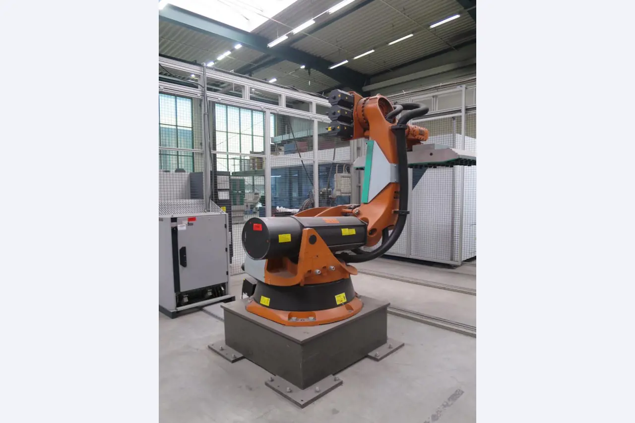 sheetmetal- and metalworking machines<br><font size="2">Collaboration with Hilco Industrial Acquisitions<br></font><img src="/images/hil.png"><br>-6